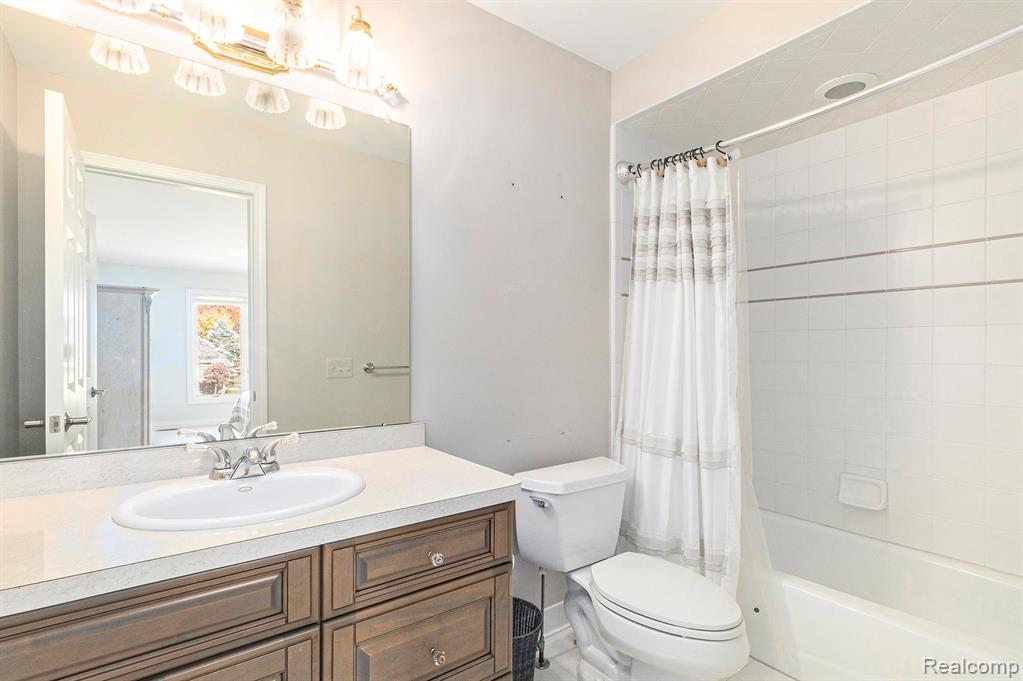 6997 Oakhurst Ridge Road, Clarkston, MI 48348 — Photo 37
