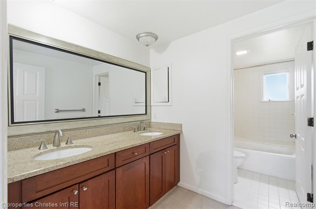 25310 Canterbury Road, Franklin, MI 48025 — Photo 38