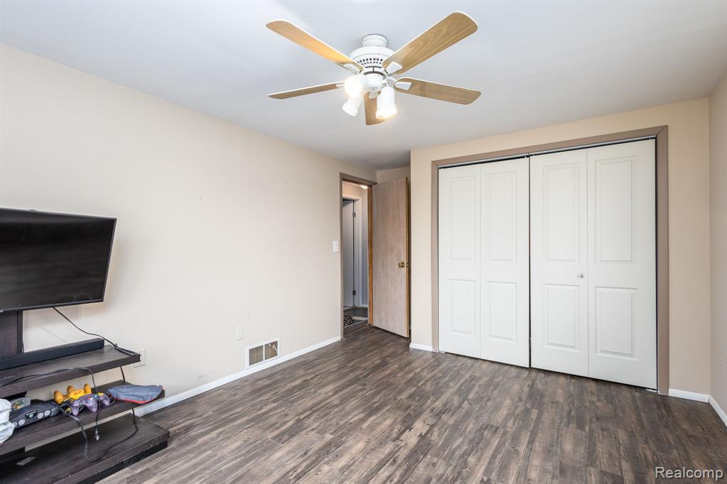 656 Lawson Drive, Lake Orion, MI 48362 — Photo 24