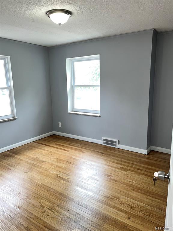 9991 Strathmoor Street, Detroit, MI 48227 — Photo 18