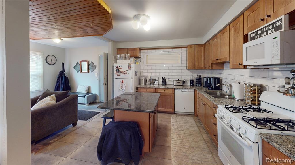 721 S Michigan, Howell, MI 48843 — Photo 8