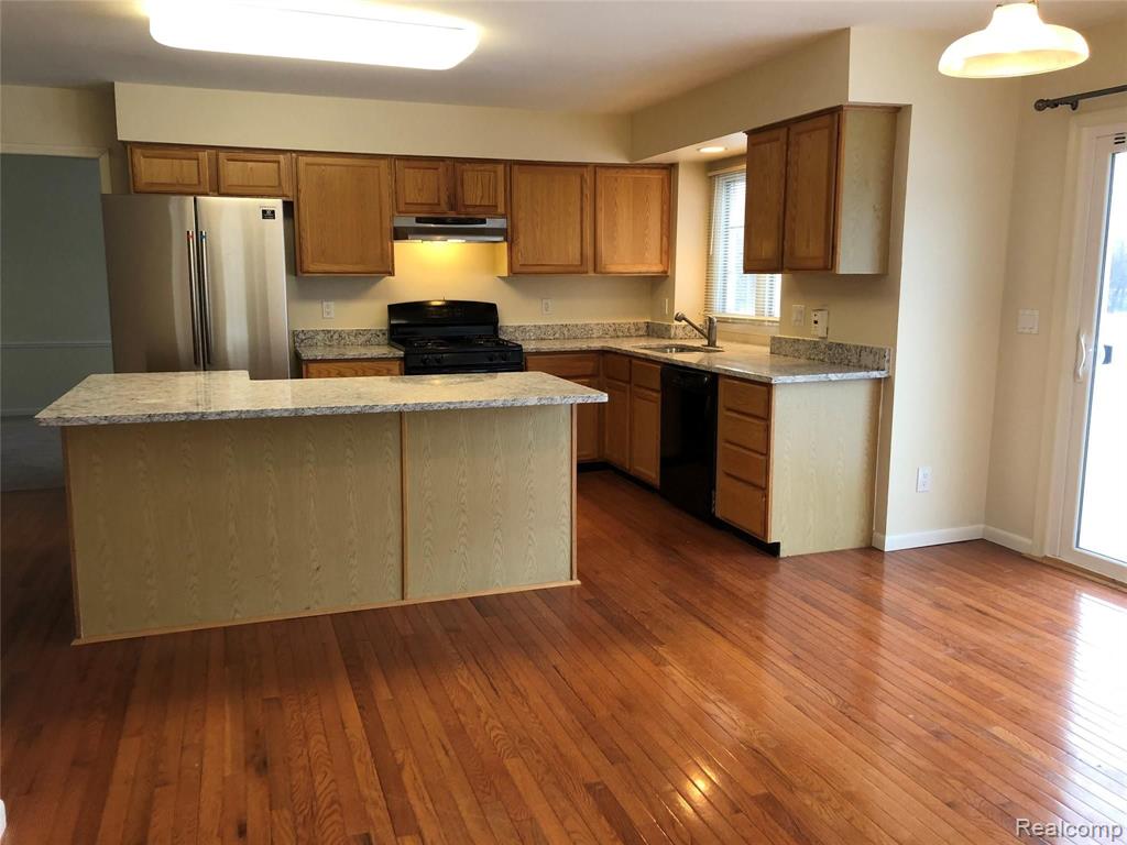 45373 SEABROOK, Canton, MI 48188 — Photo 10