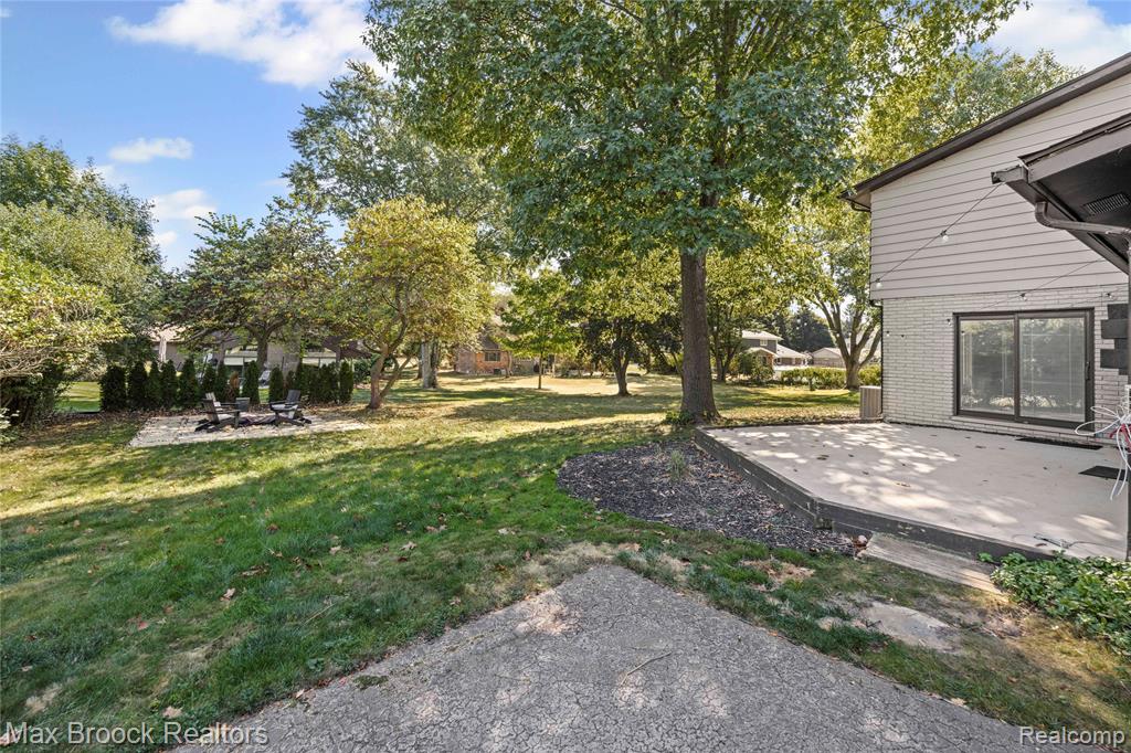 5597 Apple Ridge Trail, West Bloomfield, MI — Photo 51