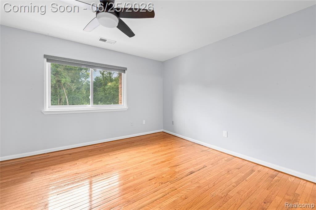 33693 Pondview Circle, Livonia, MI 48152 — Photo 12