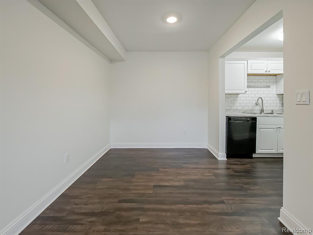 4905 Crooks A2 Road, Royal Oak, MI 48073 — Photo 11