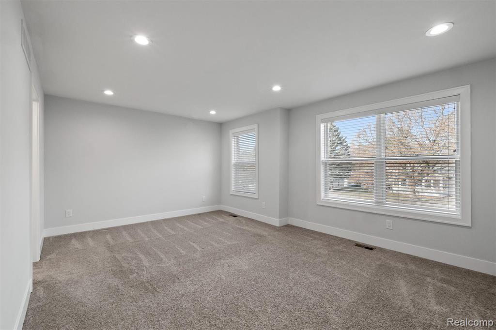 4001 Elmhurst Road, Waterford, MI 48328 — Photo 15