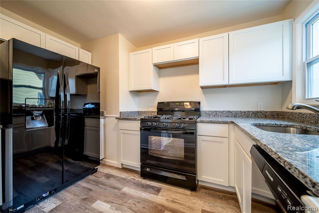 438 Ford Boulevard, Lincoln Park, MI 48146 — Photo 10