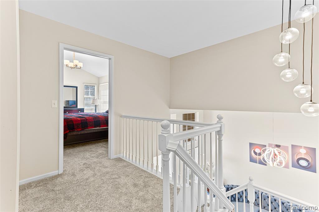 1033 Calpernia, Wixom, MI — Photo 32