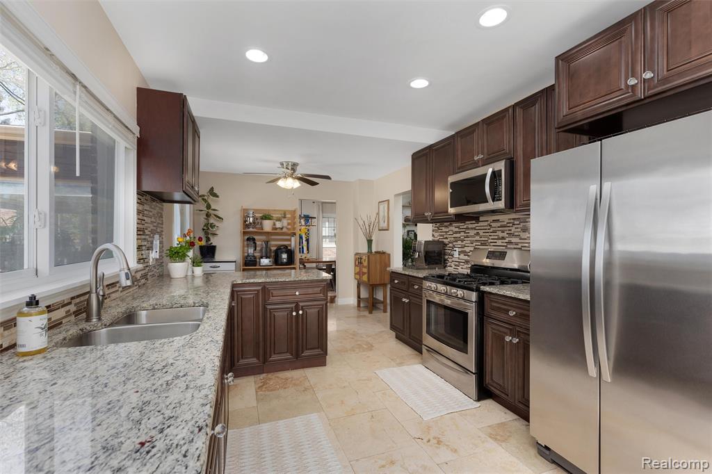 18221 Muirland Rd, Detroit, MI 48221 — Photo 10
