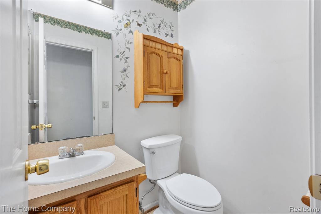 6868 Essex Court, Waterford, MI 48327 — Photo 15