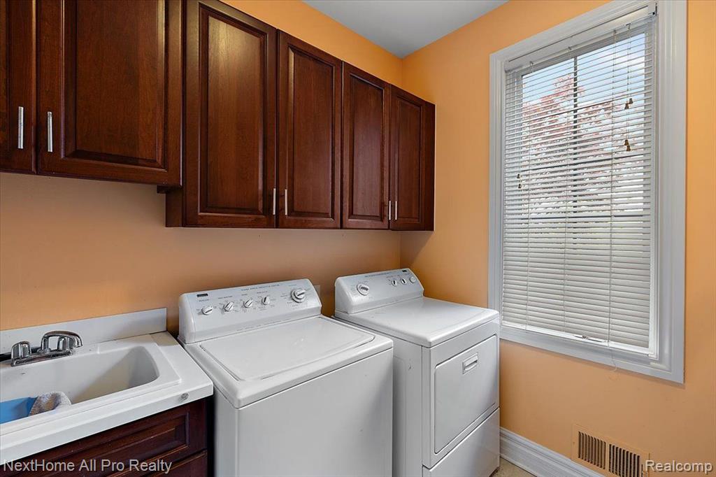 18730 MARBLE HEAD Drive, Northville, MI 48168 — Photo 26