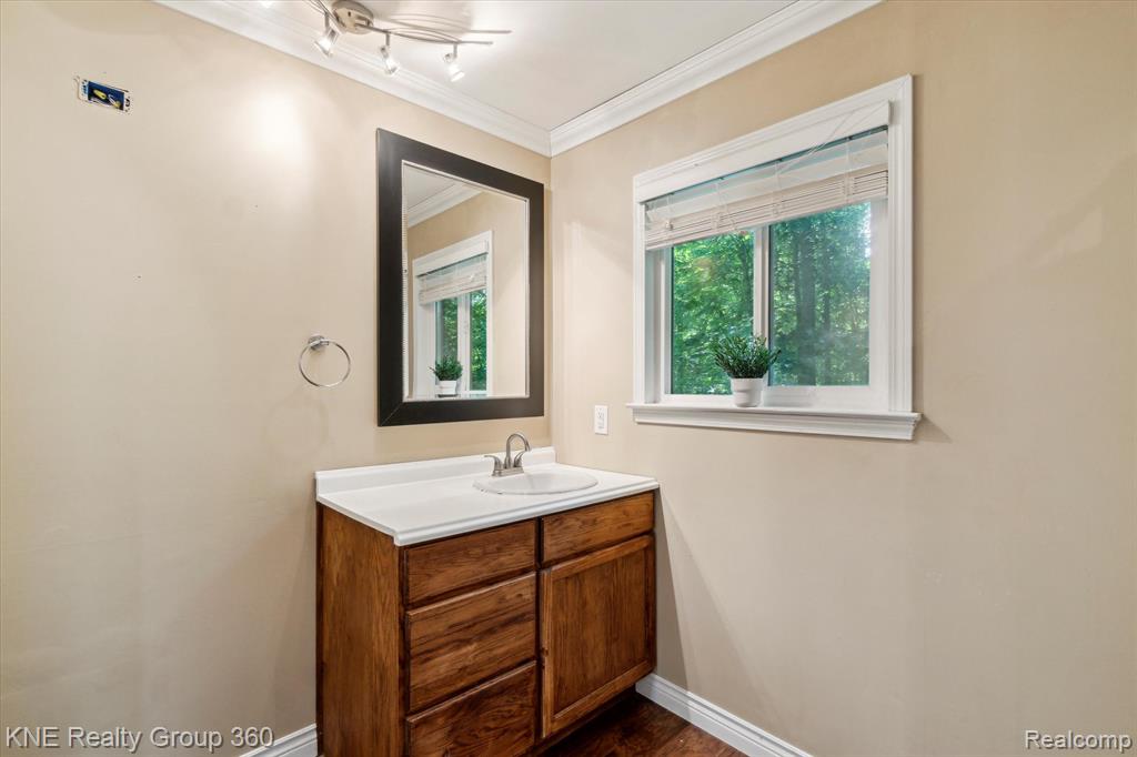 5022 Golf Club Road, Howell, MI 48843 — Photo 29