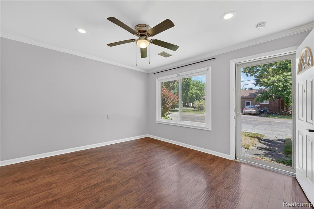 401 W Liberty Street, South Lyon, MI 48178 — Photo 33