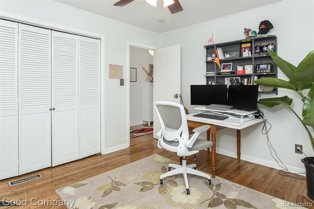 920 W Windemere Avenue, Royal Oak, MI 48073 — Photo 17
