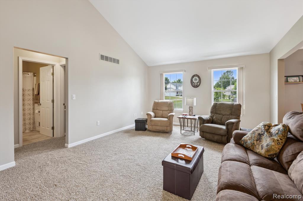 7206 Glen Oak Court, Grand Blanc, MI 48439 — Photo 9