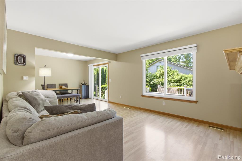 6790 Edwood Avenue, West Bloomfield, MI 48324 — Photo 7