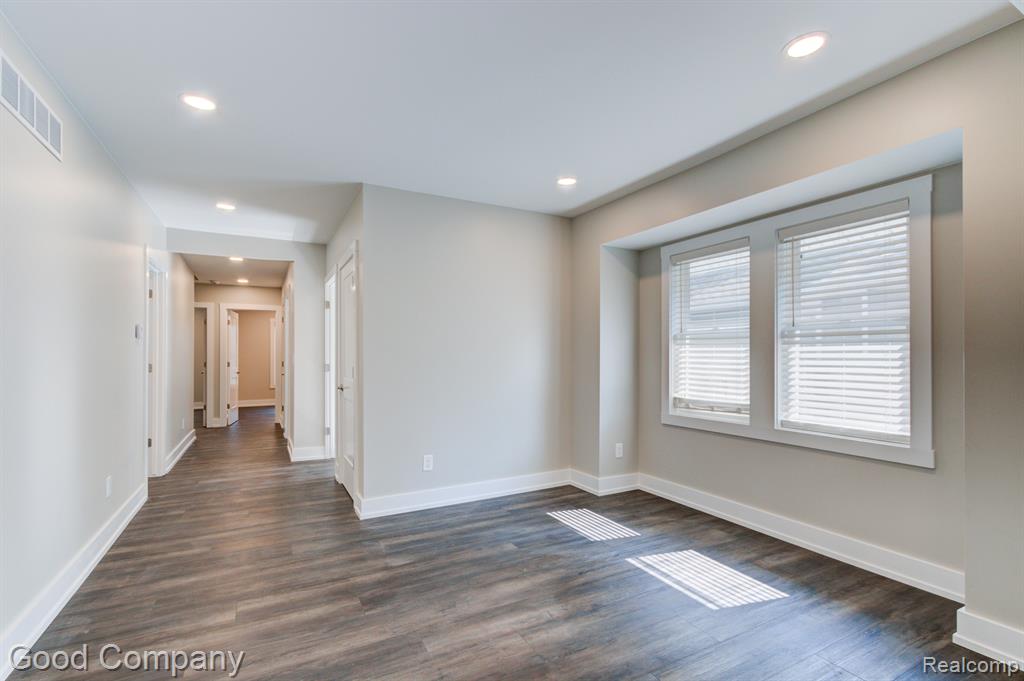530 W HAZELHURST Street, Ferndale, MI 48220 — Photo 19