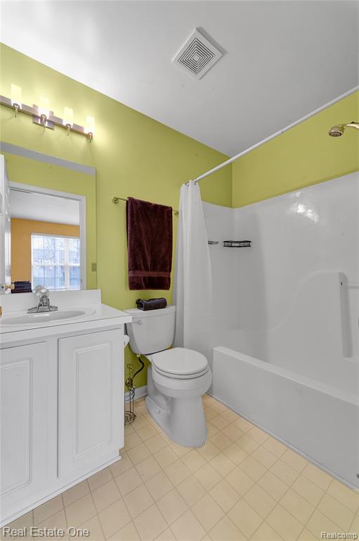 691 Chestnut Drive, Wixom, MI 48393 — Photo 34