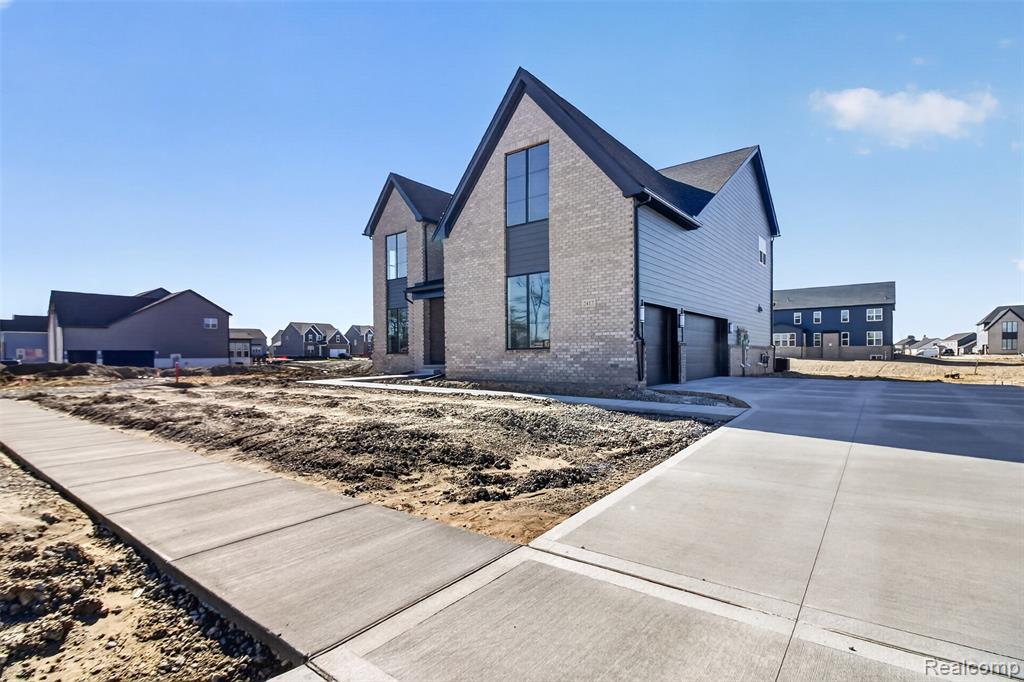 2417 Provencal Drive, Commerce Twp, MI 48382 — Photo 3