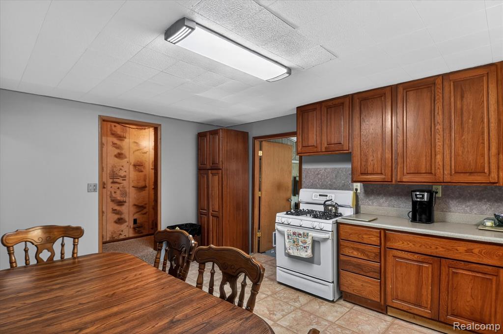 3660 Keewahdin Road, Fort Gratiot, MI 48059 — Photo 15