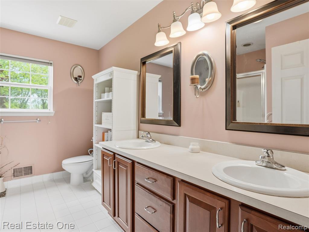 1786 Four Seasons Drive, Howell, MI 48843 — Photo 29