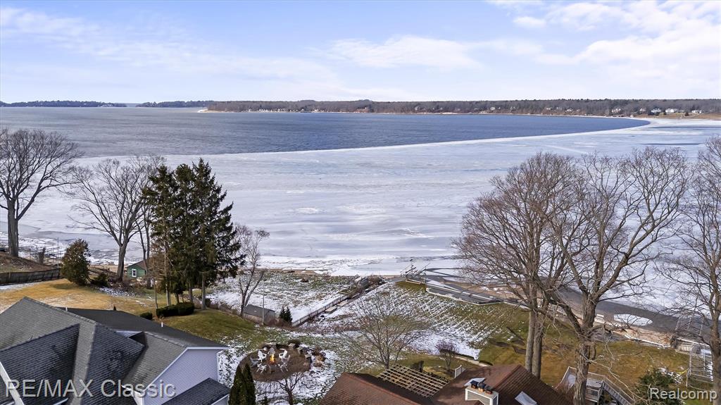 5118 S Shore Drive, Whitehall, MI, 49461