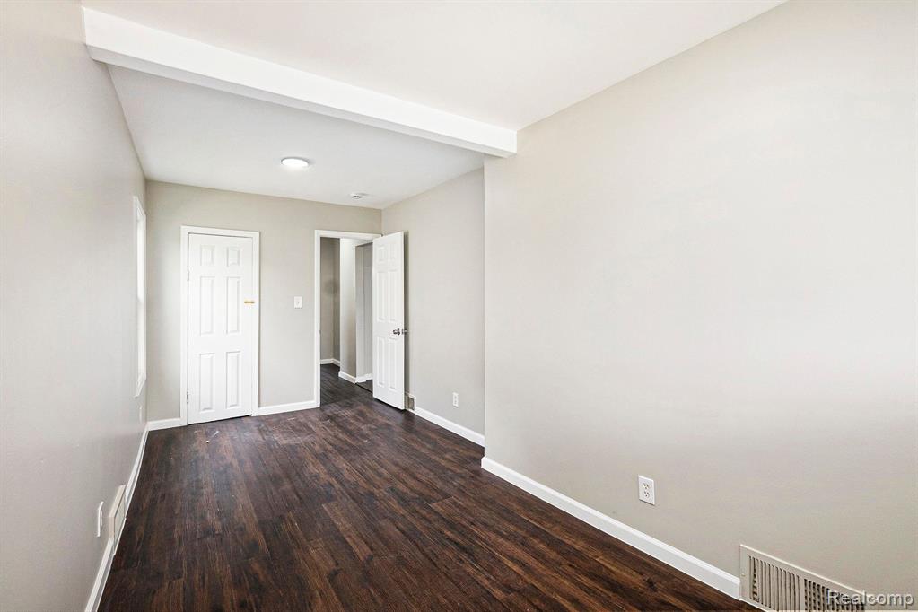 7260 CADILLAC Avenue, Warren, MI 48091 — Photo 9