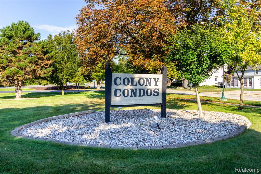 8095 Colony Drive, 23, Grosse Ile, MI 48138 — Photo 2