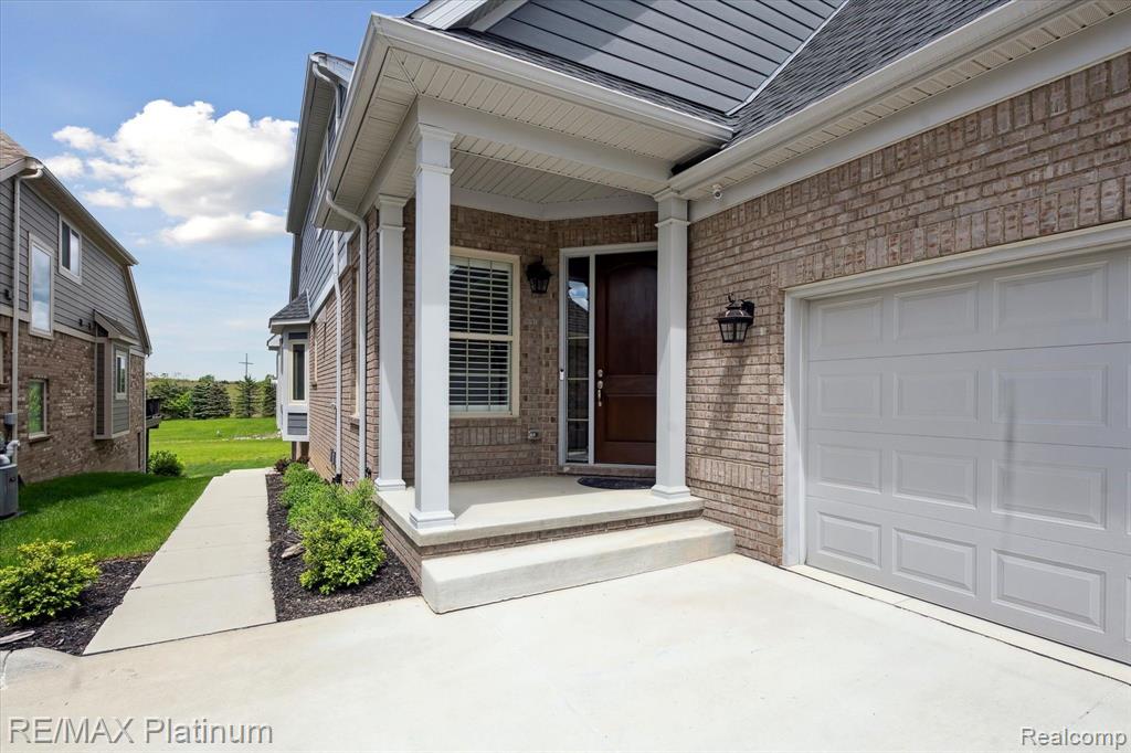 8280 Stoney Creek Drive, South Lyon, MI 48178 — Photo 2