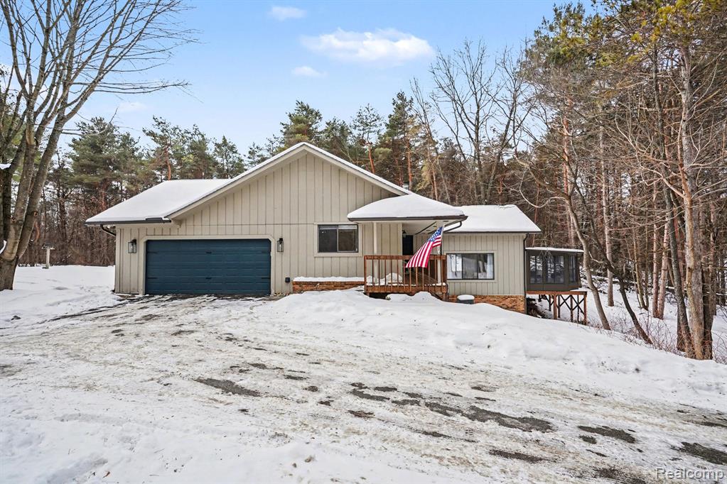 1276 Oakwood Road, Ortonville, MI 48462 — Photo 2