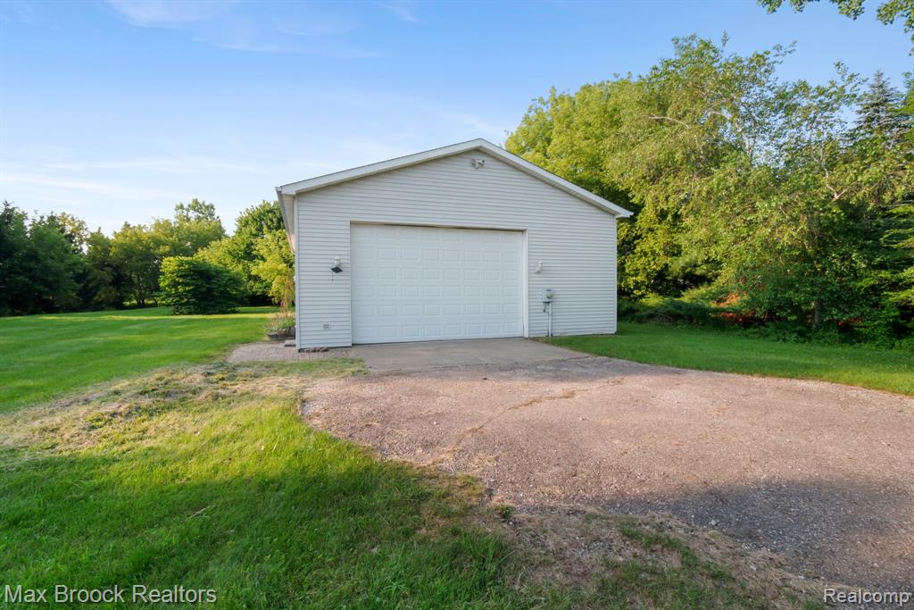 2165 Oakwood Road, Ortonville, MI 48462 — Photo 53