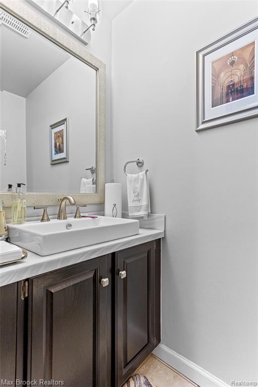 5492 Charrington Court, West Bloomfield, MI 48324 — Photo 41