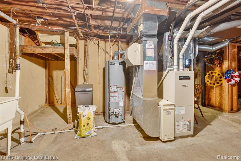 242 Monroe Street, Webberville, MI 48892 — Photo 28