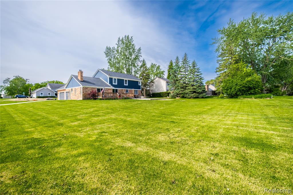 9359 Lochmoor Drive, Davison, MI 48423 — Photo 38