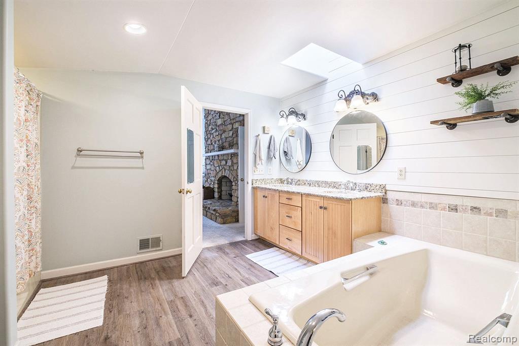 3654 WOODLAND Drive, Metamora, MI 48455 — Photo 15