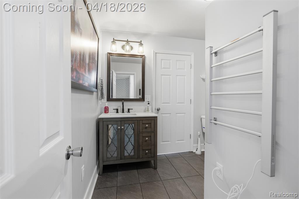 5585 Castleton Drive, West Bloomfield, MI — Photo 19