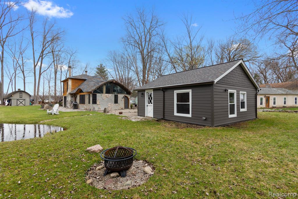 5145 OAKCLIFF Drive, Waterford, MI 48327 — Photo 16