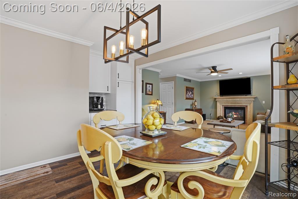 8605 Vista Court, Westland, MI — Photo 11