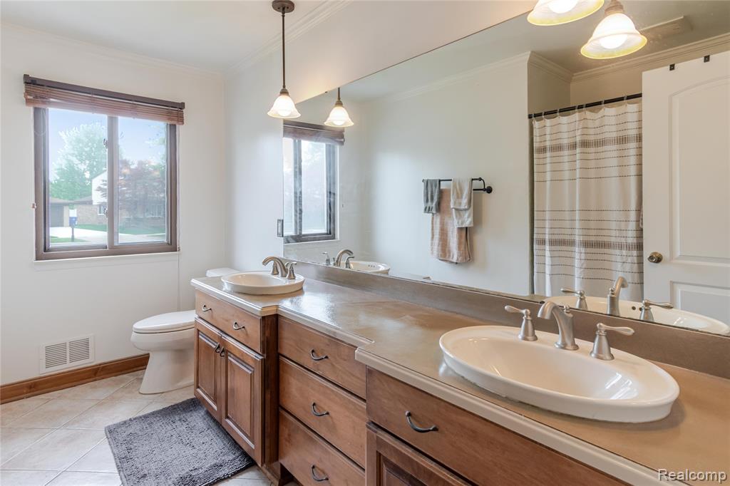 32373 Hampton Court, Fraser, MI 48026 — Photo 14