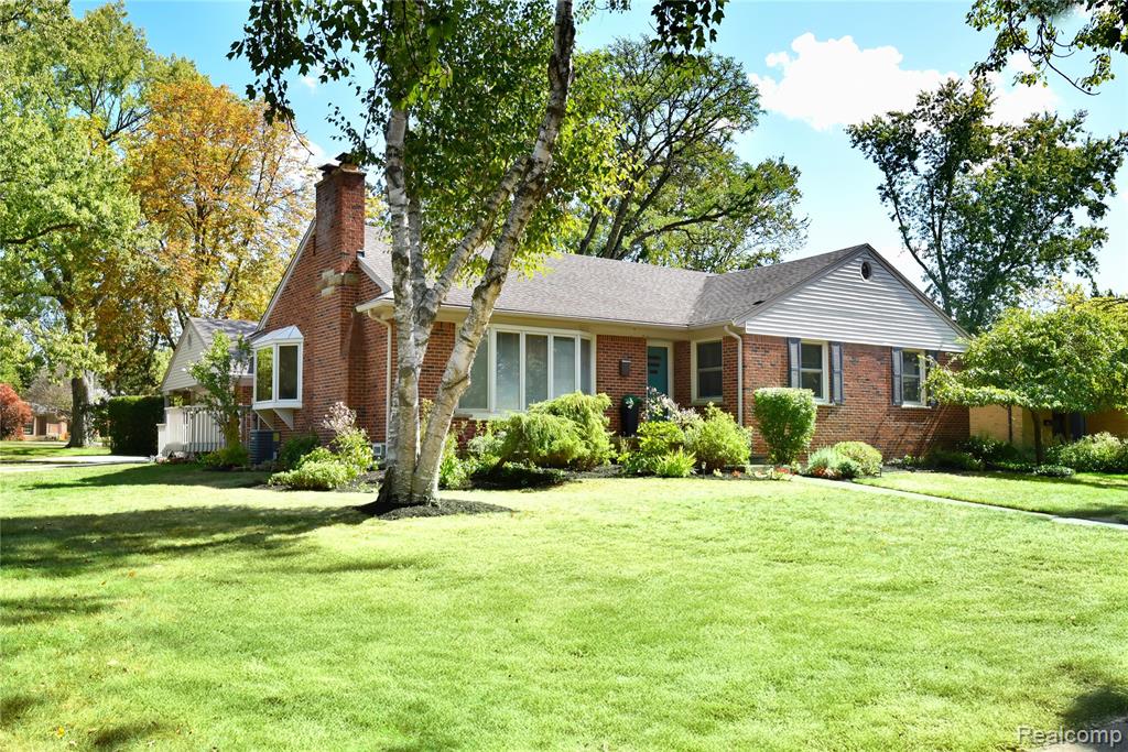 18146 Riverside Drive, Beverly Hills, MI 48025 — Photo 37