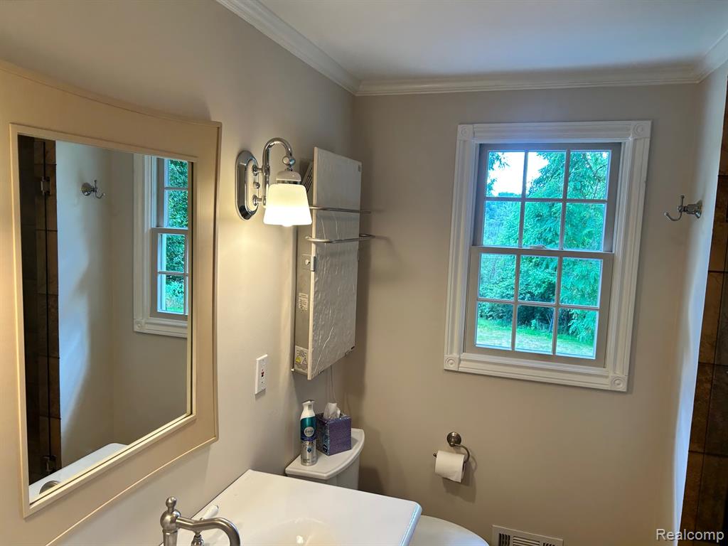 5352 W Doherty Drive, West Bloomfield, MI 48323 — Photo 12