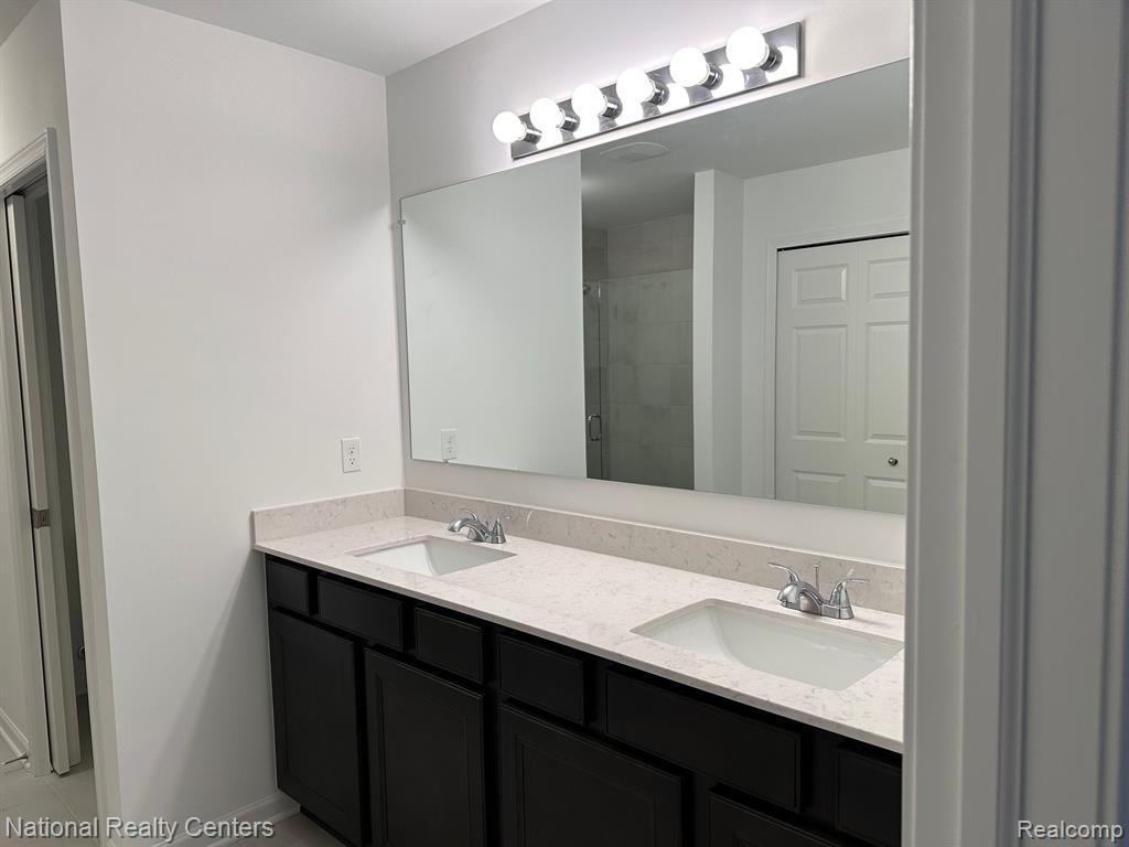 51051 BAILEYS Landing, Canton, MI 48187 — Photo 21