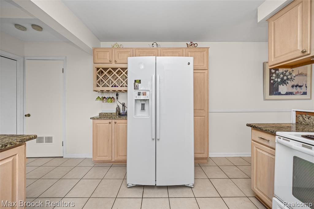 4550 Patrick Road, West Bloomfield, MI — Photo 13