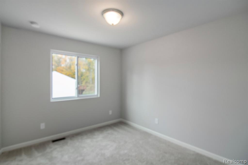 204 Kingsberry Drive, Blissfield, MI 49228 — Photo 15