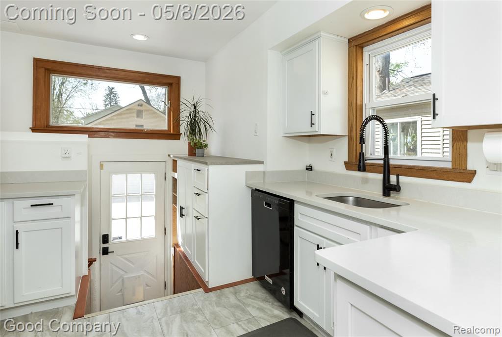 621 W Hazelhurst Street, Ferndale, MI 48220 — Photo 13