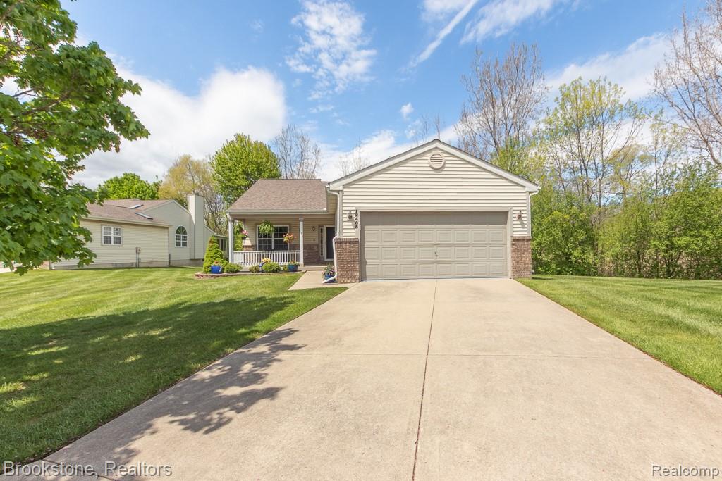 12465 Pagels Drive, 22, Grand Blanc, MI 48439 — Photo 2