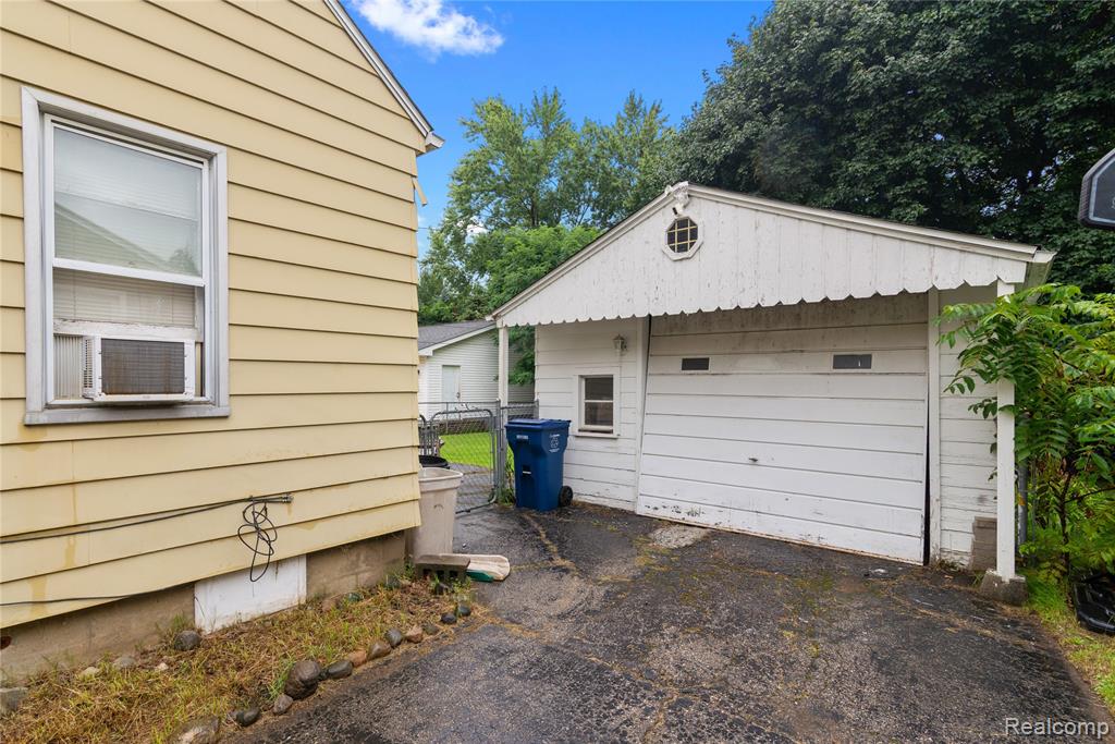 601 Chalmers Street, Flint, MI 48503 — Photo 24
