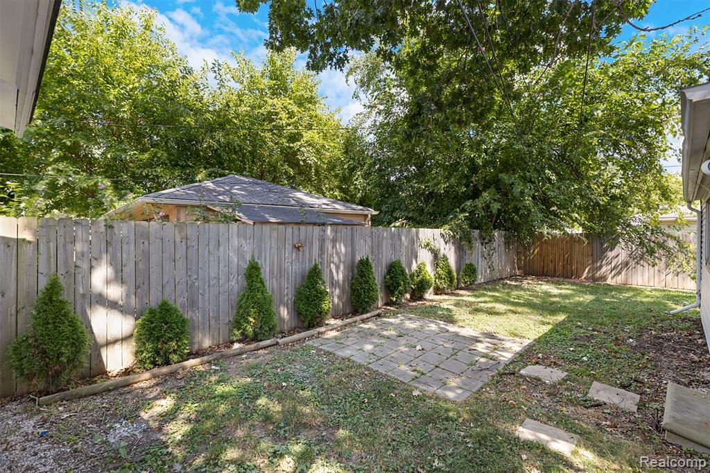 4455 Hipp Street, Dearborn Heights, MI 48125 — Photo 8