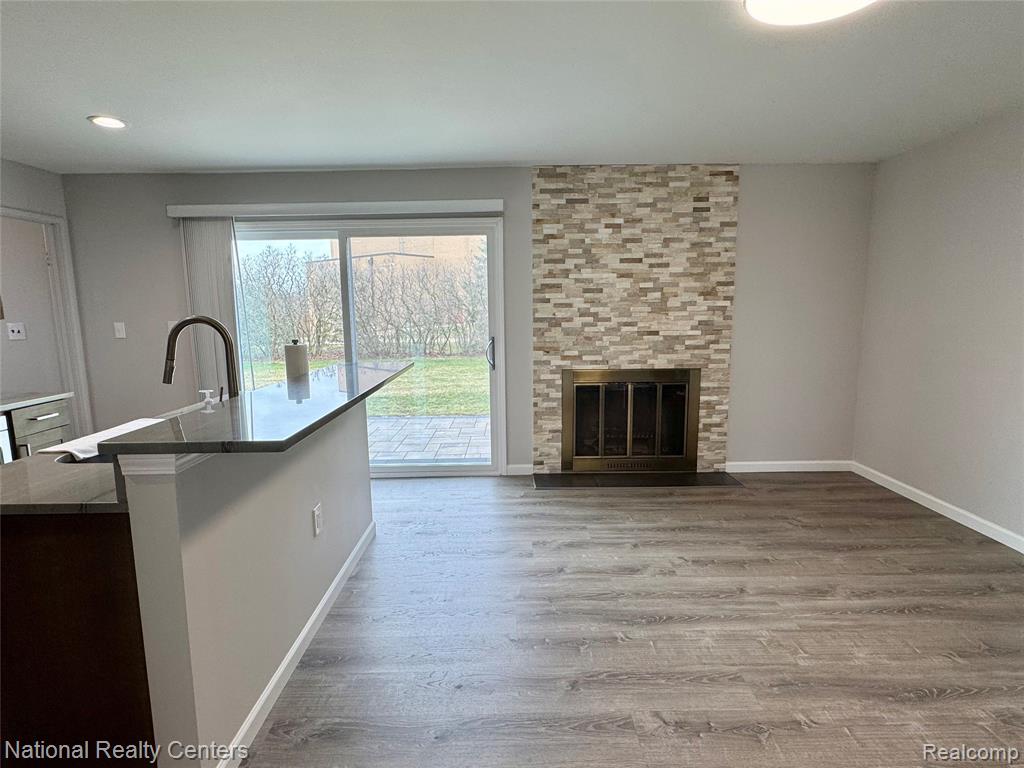 40684 Village Wood Road, Novi, MI — Photo 10