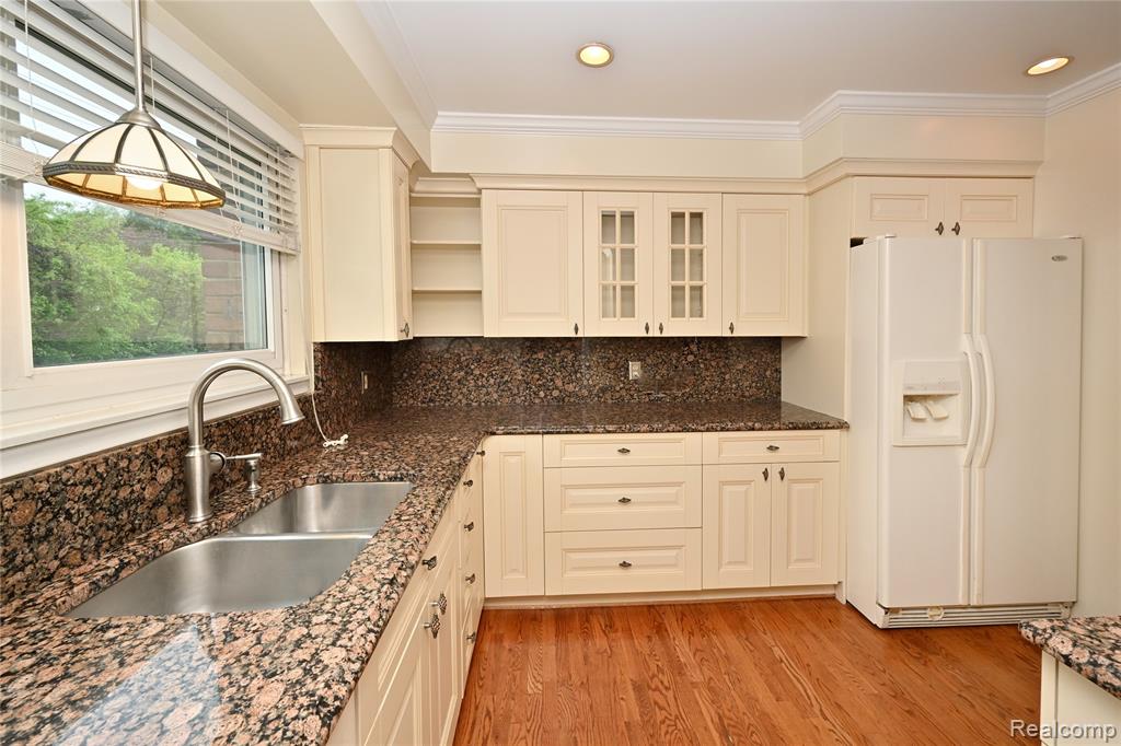 4043 W Maple, D 101, Bloomfield Hills, MI 48301 — Photo 12